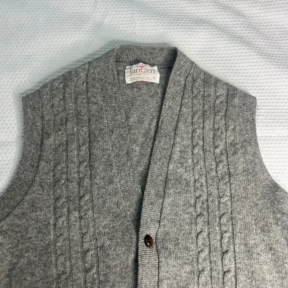 Vintage Jantzen Mens Sz M Gray Cable Knit Button Front Sweater Vest Made in USA - Picture 2 of 7